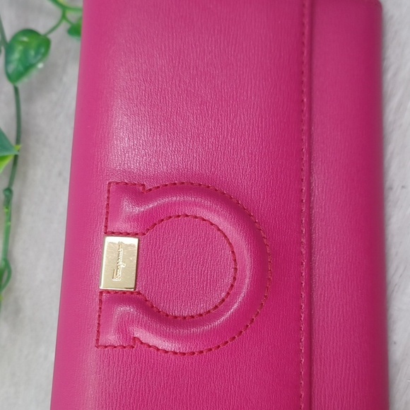 Ferragamo Long Wallet - PINK! - Picture 14 of 14